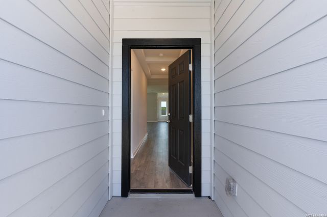225 Red Arrow, San Antonio, TX 78253