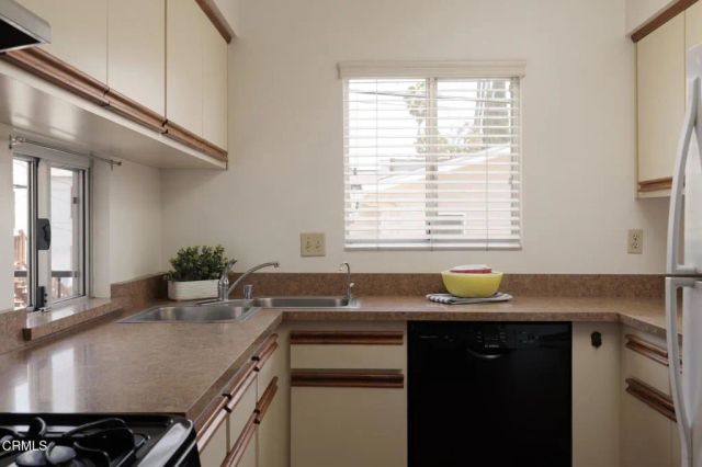 701 E Harvard Street 10, Glendale, CA 91205