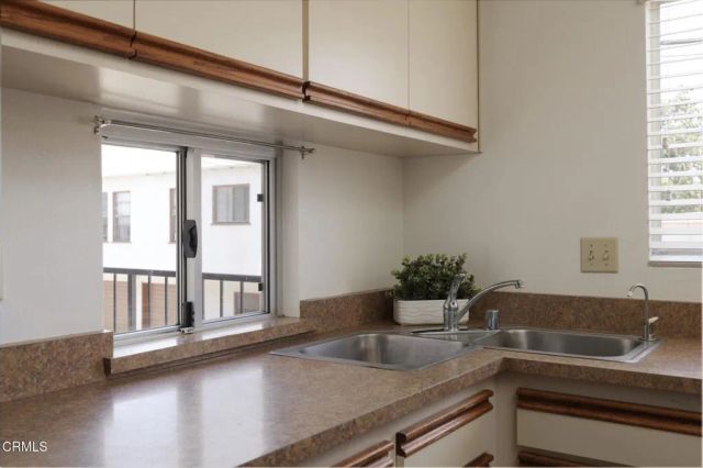 701 E Harvard Street 10, Glendale, CA 91205