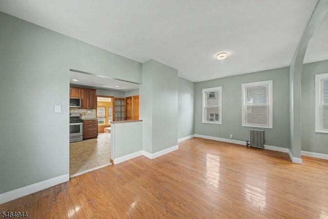 88 Boiling Springs Ave, East Rutherford Boro, NJ 07073