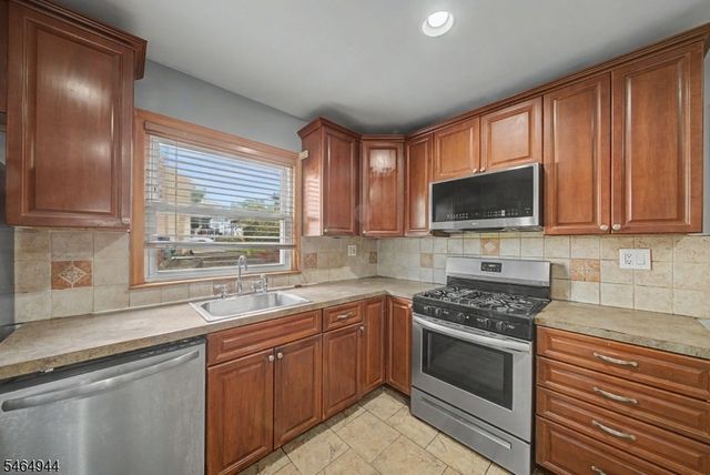 88 Boiling Springs Ave, East Rutherford Boro, NJ 07073