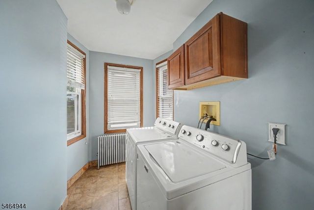 88 Boiling Springs Ave, East Rutherford Boro, NJ 07073