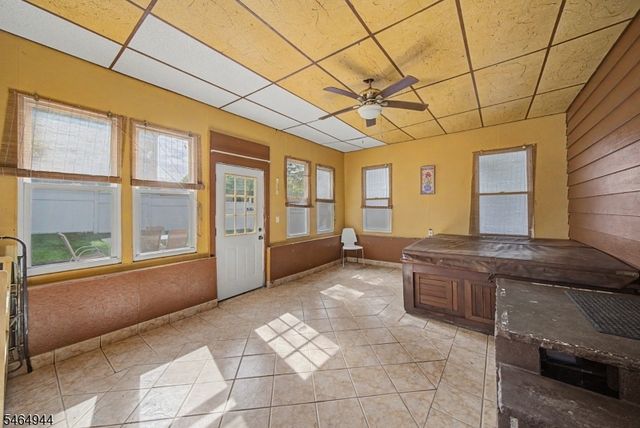 88 Boiling Springs Ave, East Rutherford Boro, NJ 07073
