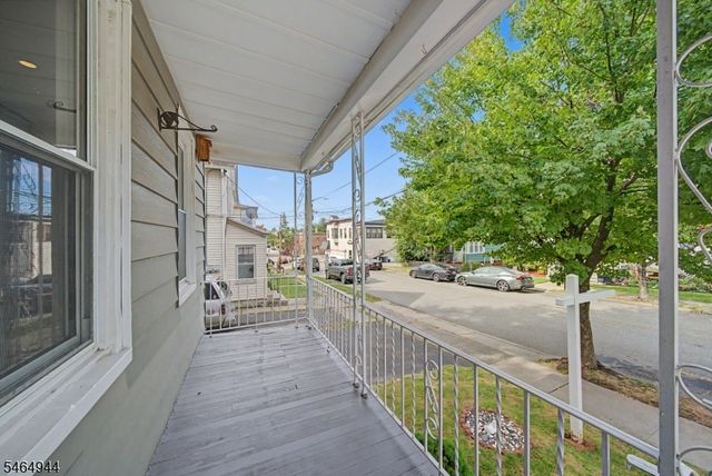 88 Boiling Springs Ave, East Rutherford Boro, NJ 07073