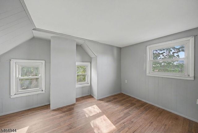 88 Boiling Springs Ave, East Rutherford Boro, NJ 07073