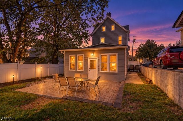 88 Boiling Springs Ave, East Rutherford Boro, NJ 07073
