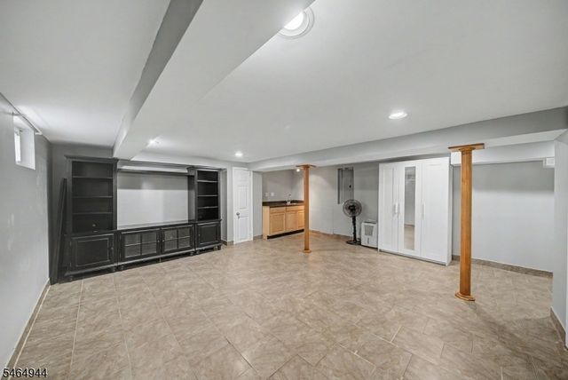 88 Boiling Springs Ave, East Rutherford Boro, NJ 07073