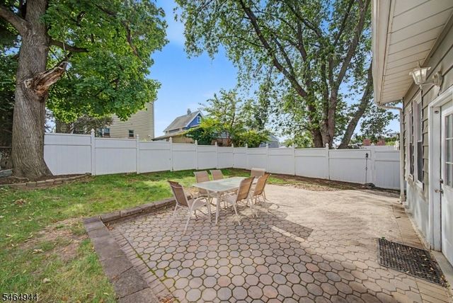 88 Boiling Springs Ave, East Rutherford Boro, NJ 07073