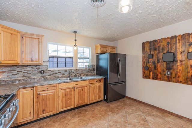 1927 S HIGHLAND Street, Amarillo, TX 79103