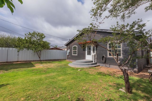 1927 S HIGHLAND Street, Amarillo, TX 79103