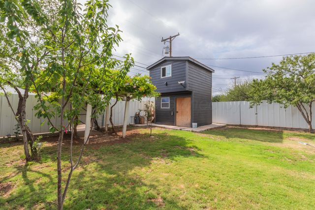 1927 S HIGHLAND Street, Amarillo, TX 79103