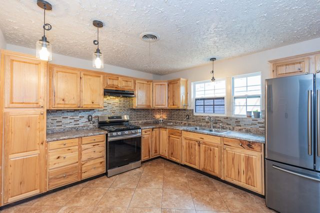 1927 S HIGHLAND Street, Amarillo, TX 79103