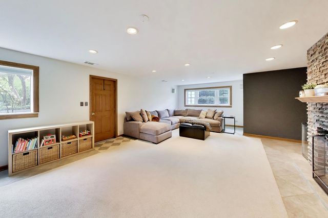 570 Wilmot Road, Deerfield, IL 60015
