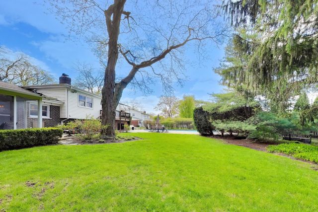 570 Wilmot Road, Deerfield, IL 60015