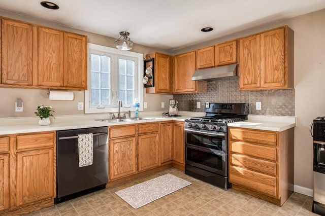 21 Holly Lane, Farmington, NH 03835