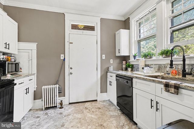 2038 MARKET ST, Harrisburg, PA 17103