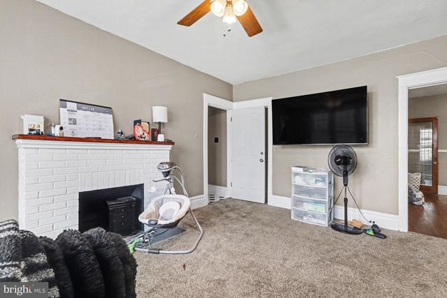 2038 MARKET ST, Harrisburg, PA 17103