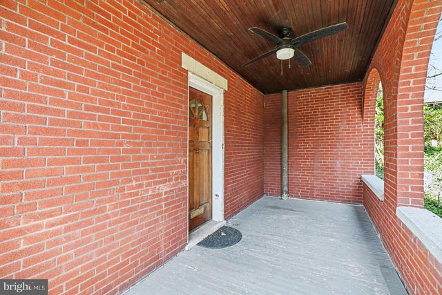 2038 MARKET ST, Harrisburg, PA 17103