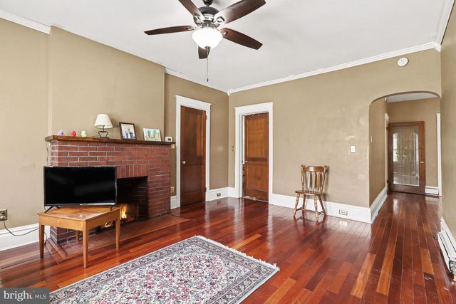 2038 MARKET ST, Harrisburg, PA 17103