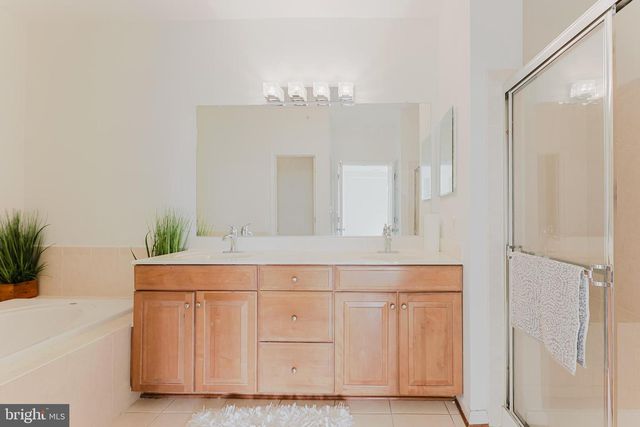 16804 NUTTAL OAK PL, Woodbridge, VA 22191