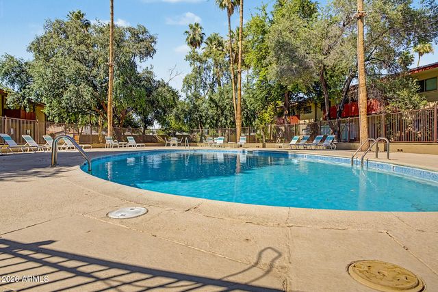 355 E THOMAS Road B106, Phoenix, AZ 85012