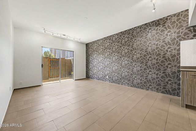 355 E THOMAS Road B106, Phoenix, AZ 85012