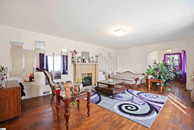 108 West Hampton Avenue, Honea Path, SC 29654
