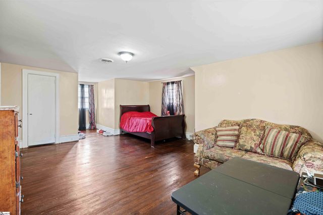 108 West Hampton Avenue, Honea Path, SC 29654