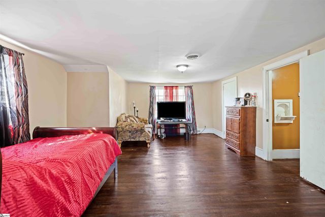 108 West Hampton Avenue, Honea Path, SC 29654