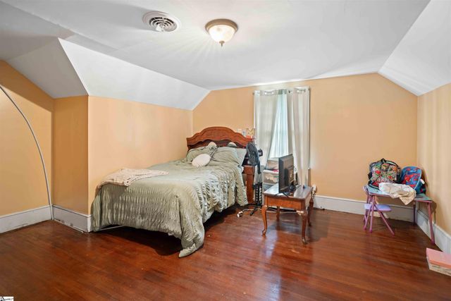 108 West Hampton Avenue, Honea Path, SC 29654