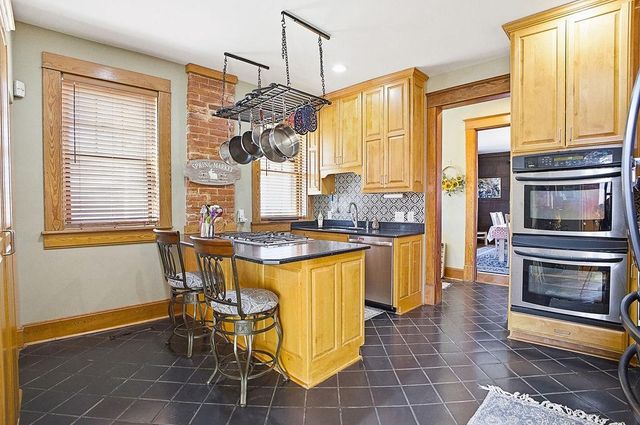 2028 Clay Street, St Joseph, MO 64501