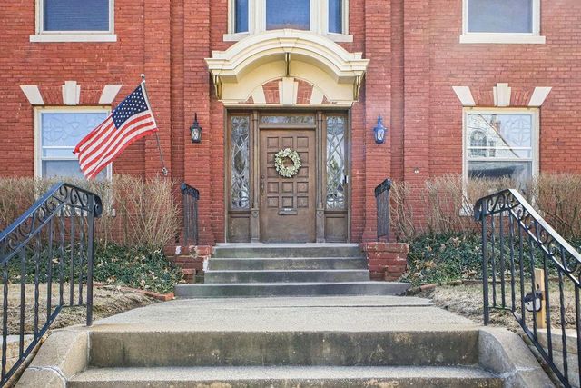 2028 Clay Street, St Joseph, MO 64501