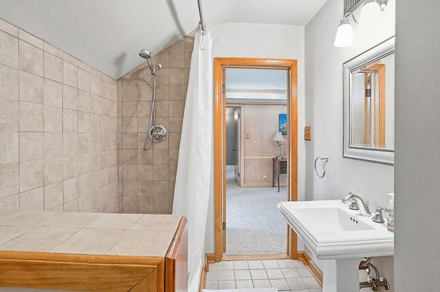 2028 Clay Street, St Joseph, MO 64501