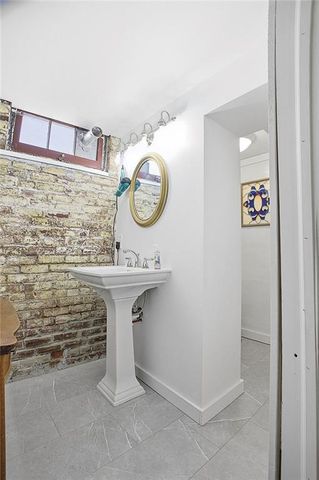 2028 Clay Street, St Joseph, MO 64501