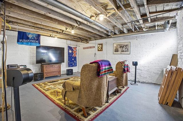 2028 Clay Street, St Joseph, MO 64501