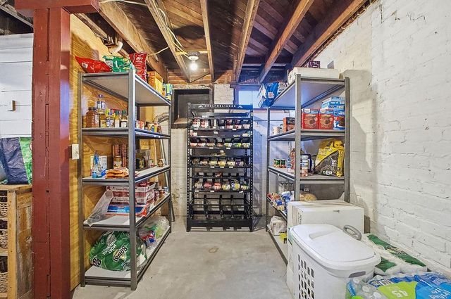 2028 Clay Street, St Joseph, MO 64501