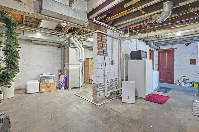 2028 Clay Street, St Joseph, MO 64501