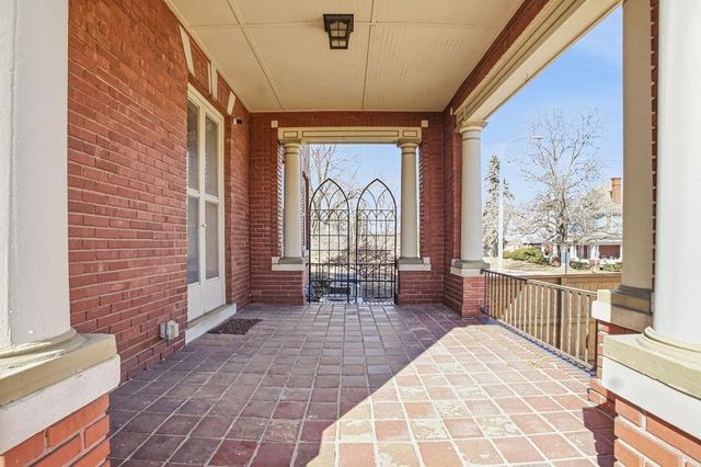 2028 Clay Street, St Joseph, MO 64501