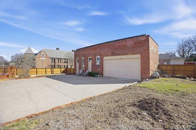 2028 Clay Street, St Joseph, MO 64501