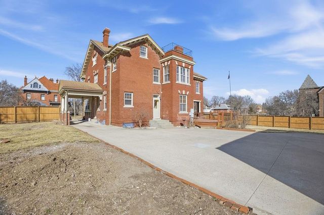 2028 Clay Street, St Joseph, MO 64501