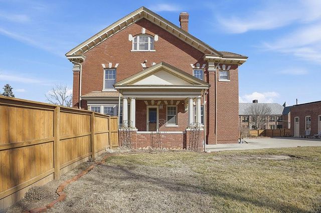 2028 Clay Street, St Joseph, MO 64501