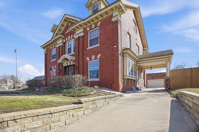 2028 Clay Street, St Joseph, MO 64501