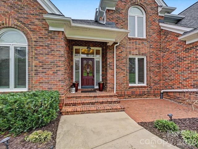 18801 River Falls Drive, Davidson, NC 28036