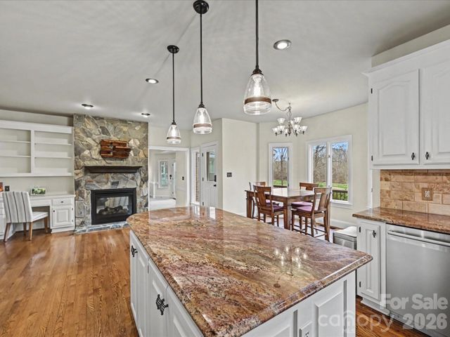 18801 River Falls Drive, Davidson, NC 28036