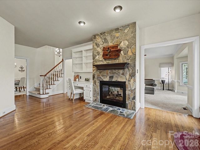 18801 River Falls Drive, Davidson, NC 28036