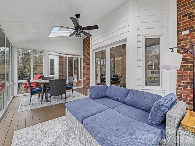 18801 River Falls Drive, Davidson, NC 28036