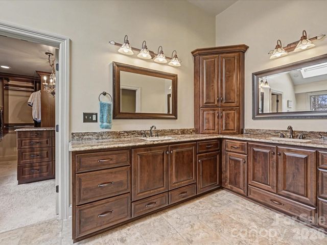 18801 River Falls Drive, Davidson, NC 28036