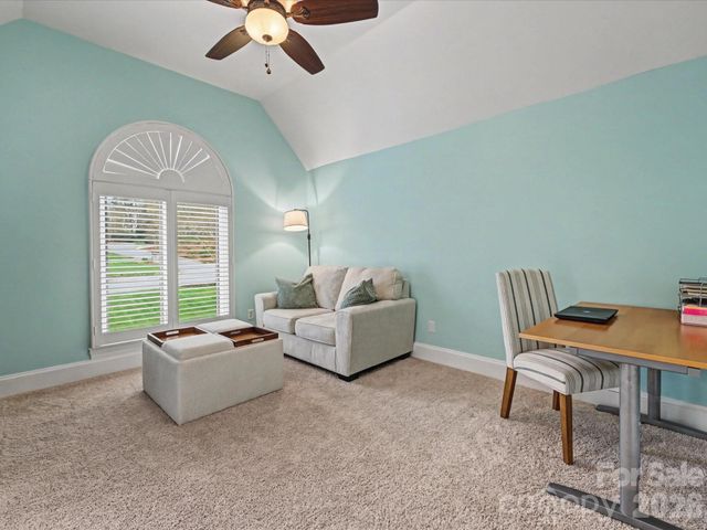 18801 River Falls Drive, Davidson, NC 28036