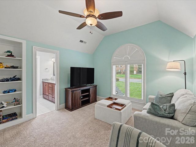 18801 River Falls Drive, Davidson, NC 28036