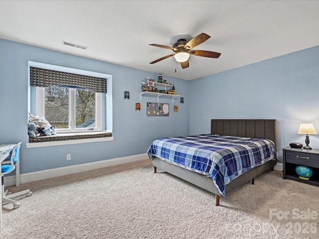 18801 River Falls Drive, Davidson, NC 28036